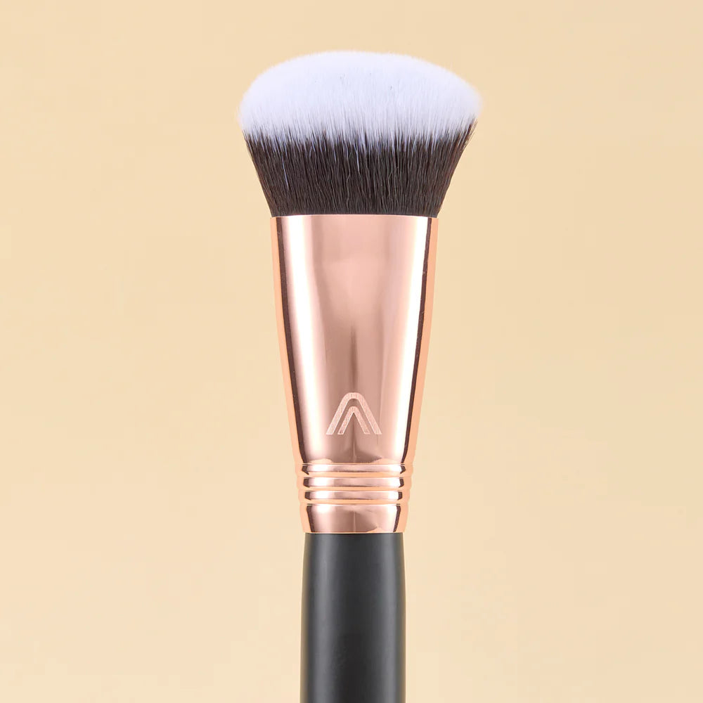 Brocha para contorno/ base/ rubor en crema - BLACK GOLD E07