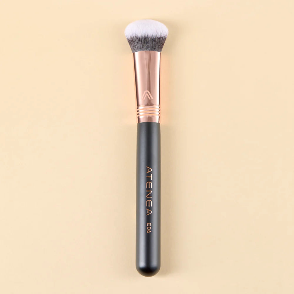Brocha para corrector BLACK GOLD E06 - Atenea