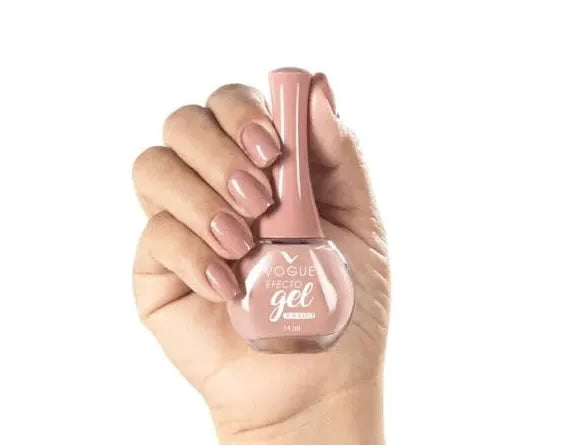 Pinta uñas efecto gel - Vogue